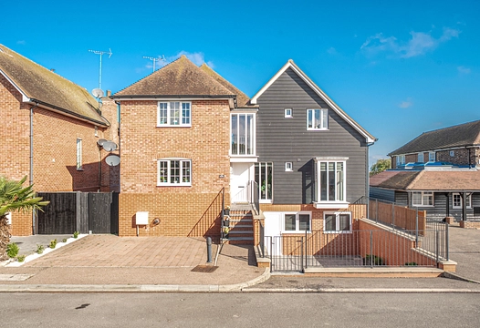 5 bedroom House for sale